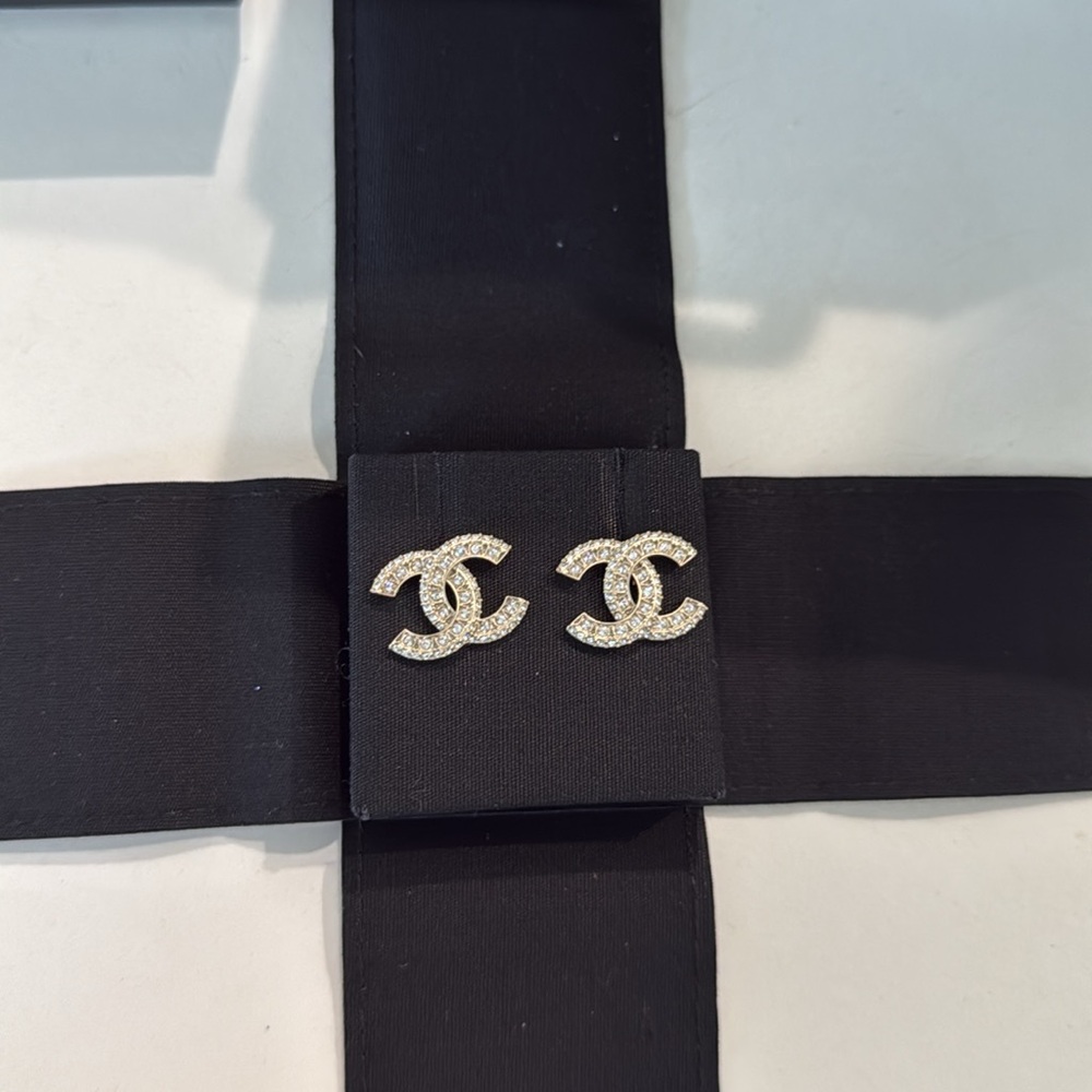 Chanel CC Earrings Authentic - Picture 7 of 9